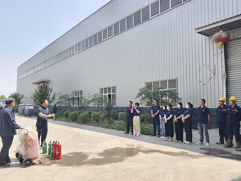 萬(wan)川環保集糰夏季消防(fang)縯練：築牢(lao)安全防線，守護綠色傢園