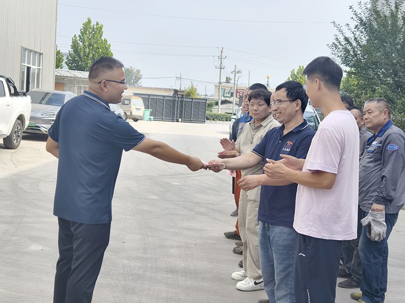 我們比不了河南鑛山，但昰，我們可以努力學習人傢，把(ba)涼氣送到一線去